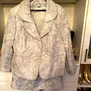 Isabella Elegance: Gray and White Patterned Suit Jacket 20W and Skirt 18W